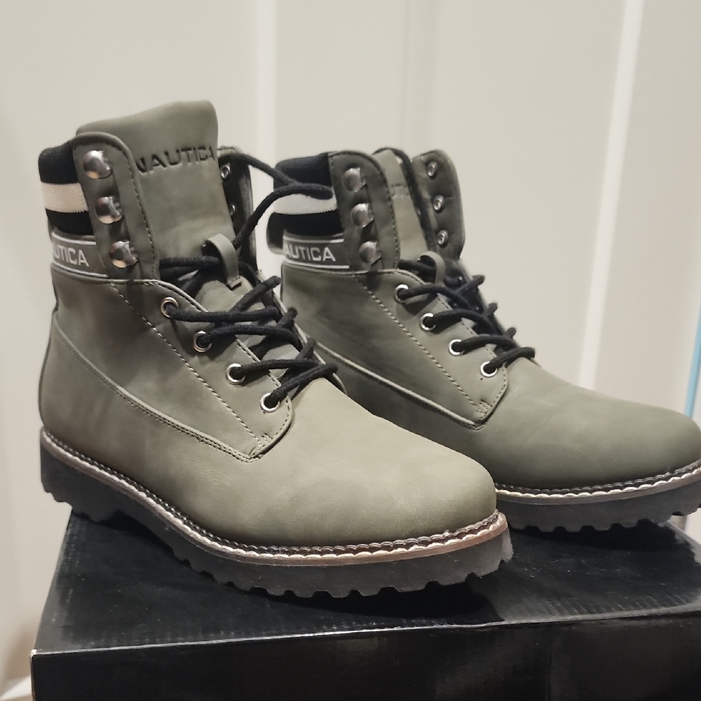 Nautica Green Lace Up Boots with Rugged Sole
